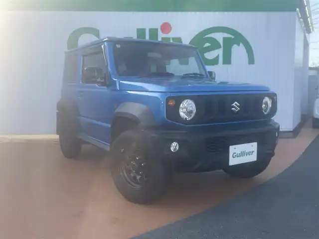 スズキ ジムニー シエラ JL 三重県 2022(令4)年 2.5万km ブリスクブルーM ストラーダメモリナビ/　＊Bluetooth/CD/DVD/フルセグテレビ/バックカメラ/フロントフォグランプ/ブラック電動オート格納ドアミラー/背面タイヤ/195/80R15タイヤ/　＊15インチスチールホイル/SRSエアバック（運転席/助手席/サイド/カーテン）/オートエアコン/プライバシーガラス/バニティーミラー（運転席）/シートヒーター（運転席/助手席）/キーレス/プッシュスタートシステム