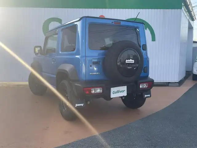 スズキ ジムニー シエラ JL 三重県 2022(令4)年 2.5万km ブリスクブルーM ストラーダメモリナビ/　＊Bluetooth/CD/DVD/フルセグテレビ/バックカメラ/フロントフォグランプ/ブラック電動オート格納ドアミラー/背面タイヤ/195/80R15タイヤ/　＊15インチスチールホイル/SRSエアバック（運転席/助手席/サイド/カーテン）/オートエアコン/プライバシーガラス/バニティーミラー（運転席）/シートヒーター（運転席/助手席）/キーレス/プッシュスタートシステム