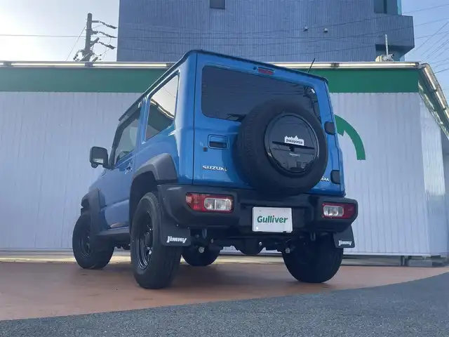 スズキ ジムニー シエラ JL 三重県 2022(令4)年 2.5万km ブリスクブルーM ストラーダメモリナビ/　＊Bluetooth/CD/DVD/フルセグテレビ/バックカメラ/フロントフォグランプ/ブラック電動オート格納ドアミラー/背面タイヤ/195/80R15タイヤ/　＊15インチスチールホイル/SRSエアバック（運転席/助手席/サイド/カーテン）/オートエアコン/プライバシーガラス/バニティーミラー（運転席）/シートヒーター（運転席/助手席）/キーレス/プッシュスタートシステム