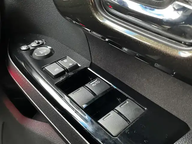 ホンダ Ｎ ＢＯＸ カスタム G L ホンダセンシング 岩手県 2019(平31)年 5.5万km プラチナホワイトパール 社外メモリーナビ/（フルセグTV/CD/DVD/Bluetooth）/バックカメラ/レーダークルーズコントロール/ステアリングリモコン/フォグライト /片側パワースライドドア /ビルドインETC/衝突軽減ブレーキ/LEDヘッドライト/レーンキープアシスト