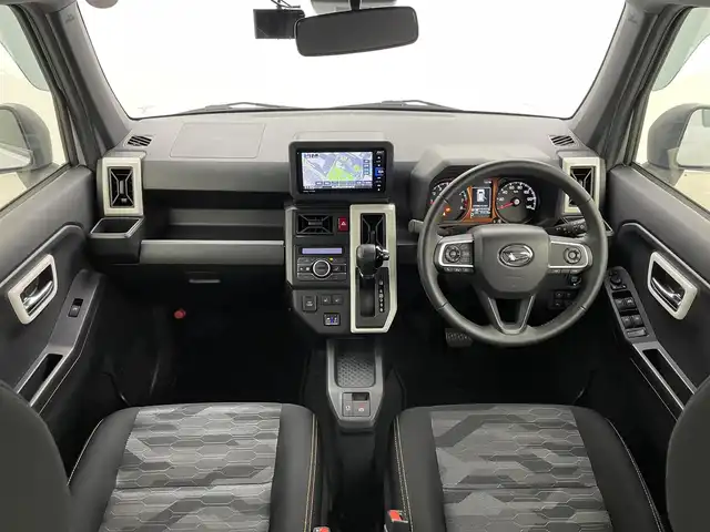 ダイハツ タフト G 岡山県 2020(令2)年 3.2万km シャイニングホワイトパール 純正SDナビ【NMZK-W70D】/AM/FM/CD/DVD/Bluetooth/フルセグ/ガラスルーフ/パノラマモニター/アダプティブクルーズコントロール/スマートアシスト/衝突被害軽減ブレーキ/横滑り防止装置/アイドリングストップ/シートヒーター/純正エンジンスターター/オートライト/LEDヘッドライト/オートハイビームォグランプ/スマートキー/プッシュスタート/純正フロアマット