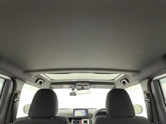 ダイハツ タフト G 岡山県 2020(令2)年 3.2万km シャイニングホワイトパール 純正SDナビ【NMZK-W70D】/AM/FM/CD/DVD/Bluetooth/フルセグ/ガラスルーフ/パノラマモニター/アダプティブクルーズコントロール/スマートアシスト/衝突被害軽減ブレーキ/横滑り防止装置/アイドリングストップ/シートヒーター/純正エンジンスターター/オートライト/LEDヘッドライト/オートハイビームォグランプ/スマートキー/プッシュスタート/純正フロアマット