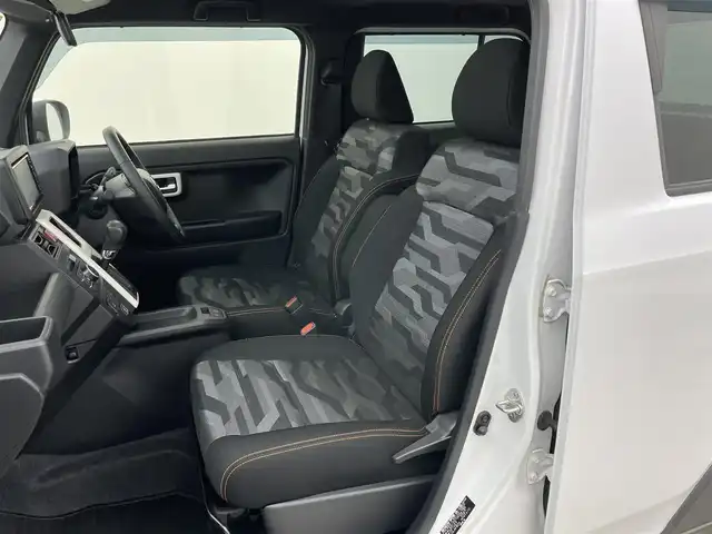 ダイハツ タフト G 岡山県 2020(令2)年 3.2万km シャイニングホワイトパール 純正SDナビ【NMZK-W70D】/AM/FM/CD/DVD/Bluetooth/フルセグ/ガラスルーフ/パノラマモニター/アダプティブクルーズコントロール/スマートアシスト/衝突被害軽減ブレーキ/横滑り防止装置/アイドリングストップ/シートヒーター/純正エンジンスターター/オートライト/LEDヘッドライト/オートハイビームォグランプ/スマートキー/プッシュスタート/純正フロアマット