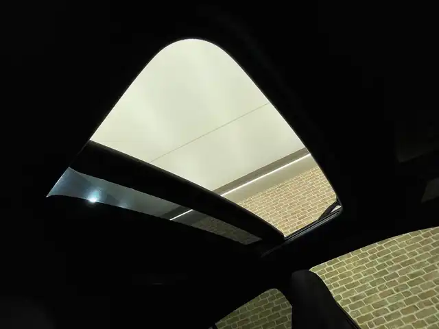 レクサス ＣＴ 200h Fスポーツ 岩手県 2014(平26)年 8.7万km ブラック/ホワイトノーヴァガラスフレーク ムーンルーフ/TRDエアロ/パドルシフト/横滑り防止装置/アイドリングストップ/パワーシート/シートヒーター/ステアリングヒーター/ドライブモードセレクト/純正ナビ/（CD/DVD/Blu-rayDisc/フルセグ/AUX/USB/microSD/Bluetooth）/バックカメラ/ETC2.0/ドライブレコーダー/LEDヘッドライト/LEDフォグランプ/純正アルミホイール/スーパーキャットレーダー探知機