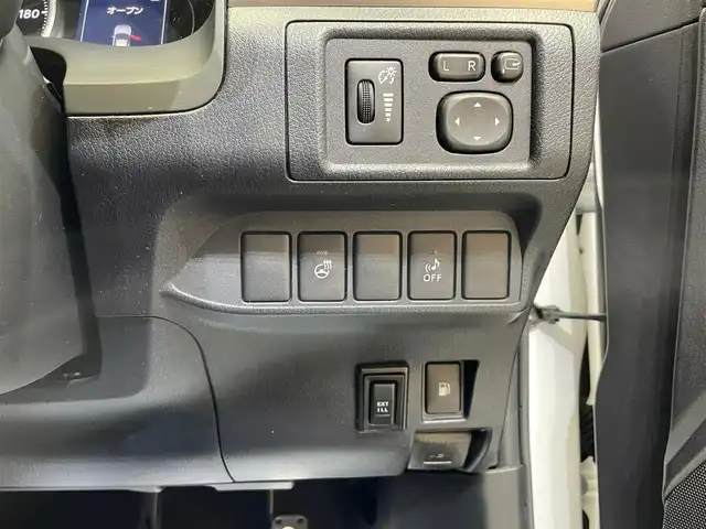 レクサス ＣＴ 200h Fスポーツ 岩手県 2014(平26)年 8.7万km ブラック/ホワイトノーヴァガラスフレーク ムーンルーフ/TRDエアロ/パドルシフト/横滑り防止装置/アイドリングストップ/パワーシート/シートヒーター/ステアリングヒーター/ドライブモードセレクト/純正ナビ/（CD/DVD/Blu-rayDisc/フルセグ/AUX/USB/microSD/Bluetooth）/バックカメラ/ETC2.0/ドライブレコーダー/LEDヘッドライト/LEDフォグランプ/純正アルミホイール/スーパーキャットレーダー探知機