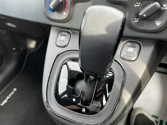 フィアット パンダ イージー 千葉県 2019(令1)年 1.9万km グレー シティブレーキアシスト/社外SDナビ【AVIC-RZ801】/・CD/DVD/MSV/Bluetooth/フルセグ/バックカメラ/デュアロジック/社外キセノンヘッドライト/キーレスキー/フォグランプ/純正15インチアルミホイール/アイドリングストップ/純正ETC/ルーフレール/本革巻ステアリング/サイド＆カーテンエアバッグ/新車時保証書＆取扱説明書