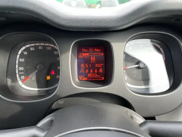 フィアット パンダ イージー 千葉県 2019(令1)年 1.9万km グレー シティブレーキアシスト/社外SDナビ【AVIC-RZ801】/・CD/DVD/MSV/Bluetooth/フルセグ/バックカメラ/デュアロジック/社外キセノンヘッドライト/キーレスキー/フォグランプ/純正15インチアルミホイール/アイドリングストップ/純正ETC/ルーフレール/本革巻ステアリング/サイド＆カーテンエアバッグ/新車時保証書＆取扱説明書