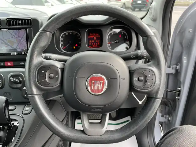フィアット パンダ イージー 千葉県 2019(令1)年 1.9万km グレー シティブレーキアシスト/社外SDナビ【AVIC-RZ801】/・CD/DVD/MSV/Bluetooth/フルセグ/バックカメラ/デュアロジック/社外キセノンヘッドライト/キーレスキー/フォグランプ/純正15インチアルミホイール/アイドリングストップ/純正ETC/ルーフレール/本革巻ステアリング/サイド＆カーテンエアバッグ/新車時保証書＆取扱説明書