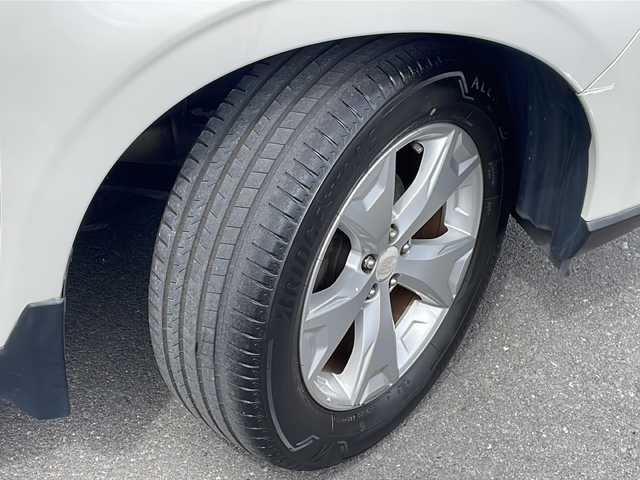スバル フォレスター 2．0i－L アイサイト 長野県 2013(平25)年 7.9万km サテンホワイトパール ４WD/アイサイト/ストラーダメモリナビTV/ETC/シートヒーター /純正１７インチアルミ/プッシュスタートエンジン/純正フロアマット