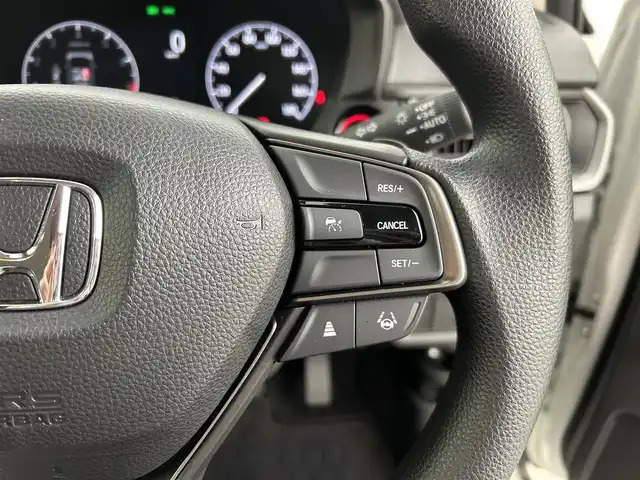 ホンダ ＷＲ－Ｖ X 福岡県 2025(令7)年 0.2万km プラチナホワイトパール 純正８型ナビ（ＢＴ，フルセグＴＶ）　/バックカメラ　/ＥＴＣ　/レーダークルーズコントロール　/コーナーセンサー　/衝突軽減ブレーキ　/レーンキープ　/先行車発進お知らせ　/標識認識機能　/パドルシフト　/ＬＥＤライト