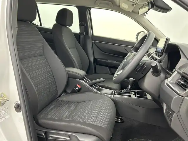 ホンダ ＷＲ－Ｖ X 福岡県 2025(令7)年 0.2万km プラチナホワイトパール 純正８型ナビ（ＢＴ，フルセグＴＶ）　/バックカメラ　/ＥＴＣ　/レーダークルーズコントロール　/コーナーセンサー　/衝突軽減ブレーキ　/レーンキープ　/先行車発進お知らせ　/標識認識機能　/パドルシフト　/ＬＥＤライト