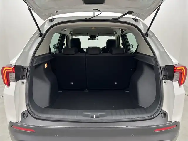 ホンダ ＷＲ－Ｖ X 福岡県 2025(令7)年 0.2万km プラチナホワイトパール 純正８型ナビ（ＢＴ，フルセグＴＶ）　/バックカメラ　/ＥＴＣ　/レーダークルーズコントロール　/コーナーセンサー　/衝突軽減ブレーキ　/レーンキープ　/先行車発進お知らせ　/標識認識機能　/パドルシフト　/ＬＥＤライト