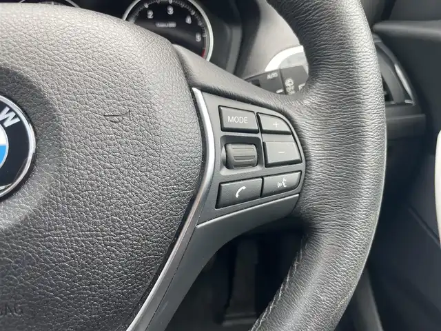 ＢＭＷ １１８ｄ スタイル 静岡県 2018(平30)年 1.9万km ミネラルホワイト ドライビング・アシスト/・車線逸脱警告システム/・前車接近警告機能/・衝突回避・被害軽減ブレーキ/純正HDDナビ/・Bluetooth/USB/AM/FM/CD/DVD/パーキング・アシスト/バックカメラ/ルームミラー一体型ETC/クルーズコントロール/純正LEDヘッドライト/純正16インチAW/クローム仕上げキドニーグリル