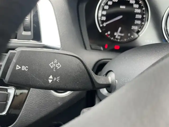ＢＭＷ １１８ｄ スタイル 静岡県 2018(平30)年 1.9万km ミネラルホワイト ドライビング・アシスト/・車線逸脱警告システム/・前車接近警告機能/・衝突回避・被害軽減ブレーキ/純正HDDナビ/・Bluetooth/USB/AM/FM/CD/DVD/パーキング・アシスト/バックカメラ/ルームミラー一体型ETC/クルーズコントロール/純正LEDヘッドライト/純正16インチAW/クローム仕上げキドニーグリル
