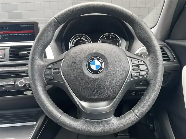 ＢＭＷ １１８ｄ スタイル 静岡県 2018(平30)年 1.9万km ミネラルホワイト ドライビング・アシスト/・車線逸脱警告システム/・前車接近警告機能/・衝突回避・被害軽減ブレーキ/純正HDDナビ/・Bluetooth/USB/AM/FM/CD/DVD/パーキング・アシスト/バックカメラ/ルームミラー一体型ETC/クルーズコントロール/純正LEDヘッドライト/純正16インチAW/クローム仕上げキドニーグリル