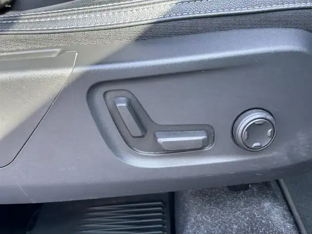 ボルボ ＸＣ４０ T4 茨城県 2020(令2)年 5.6万km アイスホワイト インテリセーフ　/ＡＣＣ　/ＬＫＡ　/ＢＬＩＳ　/３６０度カメラ　/半革　/シートヒーター　/パワーシート　/パワーテールゲート　/ナビ　/１２セグ　/ＢＴ　/ＣａｒＰｌａｙ　/ＵＳＢ　/ＬＥＤ　/オートハイビーム　/ＥＴＣ/ルーフレール　/禁煙車