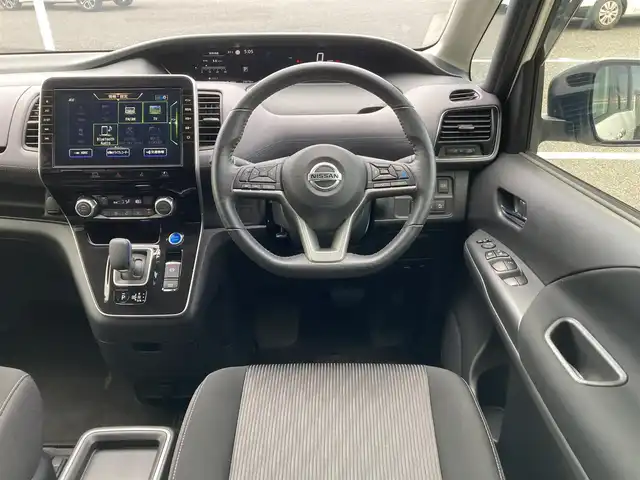 日産 セレナ e－パワー ハイウェイスター V 千葉県 2020(令2)年 2.4万km ブリリアントホワイトパール 純正10インチナビ/（フルセグTV/BT/CD/DVD/FM/AM）/全周囲カメラ/衝突被害軽減システム/車線逸脱警報/クルーズコントロール/両側パワースライドドア/横滑り防止装置/ETC/ドライブレコーダー/アイドリングストップ/LEDヘッドライト/フォグランプ/オートライト/ウィンカーミラー/電動格納ミラー/純正15インチAW/シートリフター/プッシュスタート/スマートキー/フロアマット/ドアバイザー/スペアキー/取扱説明書/保証書