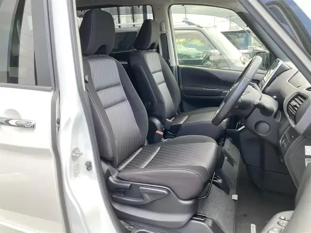 日産 セレナ e－パワー ハイウェイスター V 千葉県 2020(令2)年 2.4万km ブリリアントホワイトパール 純正10インチナビ/（フルセグTV/BT/CD/DVD/FM/AM）/全周囲カメラ/衝突被害軽減システム/車線逸脱警報/クルーズコントロール/両側パワースライドドア/横滑り防止装置/ETC/ドライブレコーダー/アイドリングストップ/LEDヘッドライト/フォグランプ/オートライト/ウィンカーミラー/電動格納ミラー/純正15インチAW/シートリフター/プッシュスタート/スマートキー/フロアマット/ドアバイザー/スペアキー/取扱説明書/保証書
