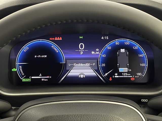 トヨタ カローラ クロス ハイブリッド Z 新潟県 2024(令6)年 0.1万km未満 アティチュードブラックマイカ 純正10.5インチディスプレイオーディオ(ナビ フルセグTV)/パノラマルーフ/パノラマミックビューモニター/置くだけ充電/前後コーナーセンサー/LEDヘッドライト/ルーフレール/ステアリングヒーター/純正フロアマット/純正ドライブレコーダー/純正ビルトインETC2.0/スマートキー/ハーフレザーシート/パーキングサポートブレーキ/ブラインドスポットモニター/アドバンストパーク/パワーバックドア/100V充電/D席パワーシート/18インチ純正アルミホイール