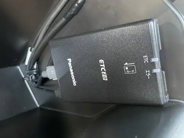 マツダ ＣＸ－８ XD ブラックトーンエディション 愛媛県 2022(令4)年 4万km スノーフレイクホワイトパールマイカ i-ACTIVSENSE搭載/・ブラインド・スポット・モニタリング/・車間認知支援システム/・レーンキープ・アシスト・システム (LAS) & 車線逸脱警報システム/・アドバンスト・スマート・シティ・ブレーキ・サポート /・スマート・ブレーキ・サポート/・スマート・シティ・ブレーキ・サポート [後退時] /・パーキングセンサー/・360°ビュー・モニター/４WD/スペアキー/マツダコネクト/・TV/・Bluetooth/・FM/AM/・USB/BOSEサウンド/D＋N席パワーシート/D＋N＋後２席シートヒーター/ハンドルヒーター/ETC2.0/バック・フロント・サイド・全方位カメラ/パワーバックドア/ヘッドアップディスプレイ/ステアリングスイッチ/革巻きステアリング