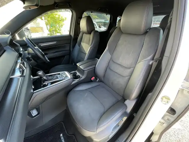 マツダ ＣＸ－８ XD ブラックトーンエディション 愛媛県 2022(令4)年 4万km スノーフレイクホワイトパールマイカ i-ACTIVSENSE搭載/・ブラインド・スポット・モニタリング/・車間認知支援システム/・レーンキープ・アシスト・システム (LAS) & 車線逸脱警報システム/・アドバンスト・スマート・シティ・ブレーキ・サポート /・スマート・ブレーキ・サポート/・スマート・シティ・ブレーキ・サポート [後退時] /・パーキングセンサー/・360°ビュー・モニター/４WD/スペアキー/マツダコネクト/・TV/・Bluetooth/・FM/AM/・USB/BOSEサウンド/D＋N席パワーシート/D＋N＋後２席シートヒーター/ハンドルヒーター/ETC2.0/バック・フロント・サイド・全方位カメラ/パワーバックドア/ヘッドアップディスプレイ/ステアリングスイッチ/革巻きステアリング