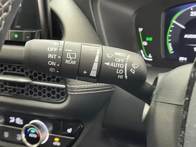 ホンダ ＺＲ－Ｖ ハイブリッド e:HEV X 滋賀県 2024(令6)年 0.4万km プラチナホワイトパール 禁煙車/純正9型ナビ/CD/DVD/SD/Bluetooth/フルセグTV/バックカメラ/ETC/純正ドラレコ/クルーズコントロール/シートヒーター/ホンダセンシング/プッシュスタート/スマートキー/コーナーセンサー/LEDヘッドライト/純正アルミホイール