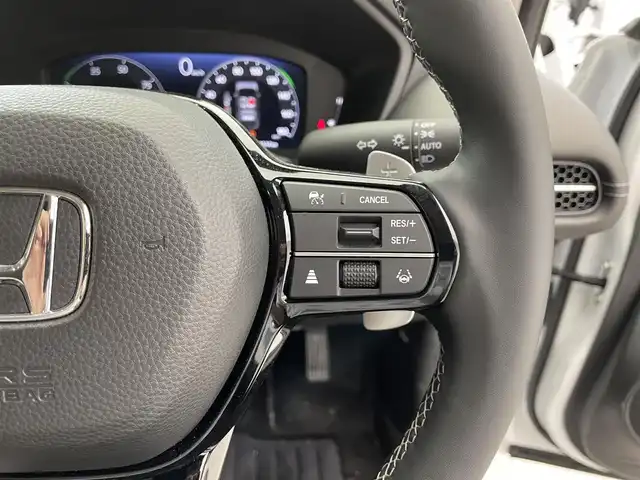 ホンダ ＺＲ－Ｖ ハイブリッド e:HEV X 滋賀県 2024(令6)年 0.4万km プラチナホワイトパール 禁煙車/純正9型ナビ/CD/DVD/SD/Bluetooth/フルセグTV/バックカメラ/ETC/純正ドラレコ/クルーズコントロール/シートヒーター/ホンダセンシング/プッシュスタート/スマートキー/コーナーセンサー/LEDヘッドライト/純正アルミホイール