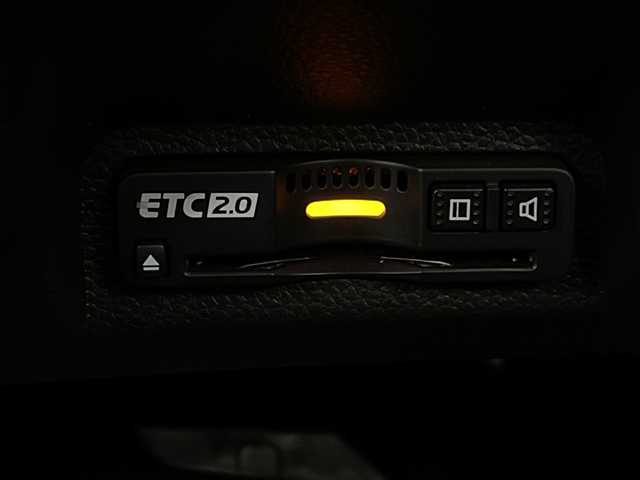 ホンダ ヴェゼル ハイブリッド e:HEV Z 新潟県 2023(令5)年 0.9万km プレミアムサンライトホワイトパール ４WD/ホンダセンシング/ワンオーナー/禁煙車/ホンダコネクトディスプレイ/　　AM/FM/BT/フルセグ/applecarplay/androidauto/マルチビューモニター/ハンズフリーアクセスパワーバックドア(予約クローズ付)/アダプティブクルーズコントロール/LEDシーケンシャルターンランプ/前席シートヒーター/純正18インチアルミホイール付/ダウンヒルアシストコントロール/電動パーキングブレーキ/オートブレーキホールド/ミラーヒーター/ステアリングスイッチ/ステアリングヒーター/USBポート/純正ドライブレコーダー/ブラインドスポットモニター/エンジンスタータ/スマートキー/ETC2.0