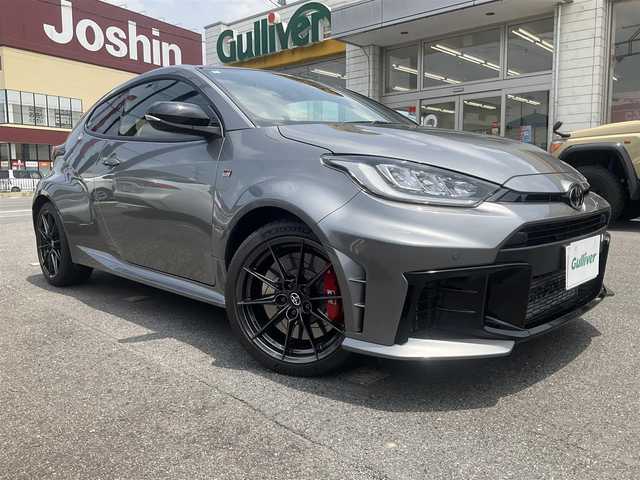 トヨタ ＧＲヤリス RZ ハイパフォーマンス 滋賀県 2024(令6)年 0.7万km ガンＭ 車検9年6月まで/検査時距離6116キロ/純正8インチディスプレイオーディオ/・Bluetooth・Apple CarPlay・バックモニター/JBLサウンドシステム/冷却スプレー機能付空冷インタークーラー/6MT/4WD/カーボン調ルーフ/ピアノブラックスポイラー/GRロゴ入りプレミアムスポーツシート/シートヒーター/ステアリングヒーター/225/40R18 BBS製10本スポークAW/GRロゴ入りレッドキャリパー/GRロゴ入りスポーツアナログメーター/4.2インチカラーマルチインフォメーションディスプレイ/スマートエントリー/スタートシステム/アルミペダル/取説/保証書/スペアキー/