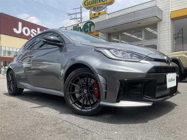 トヨタ ＧＲヤリス RZ ハイパフォーマンス 滋賀県 2024(令6)年 0.7万km ガンＭ 車検9年6月まで/検査時距離6116キロ/純正8インチディスプレイオーディオ/・Bluetooth・Apple CarPlay・バックモニター/JBLサウンドシステム/冷却スプレー機能付空冷インタークーラー/6MT/4WD/カーボン調ルーフ/ピアノブラックスポイラー/GRロゴ入りプレミアムスポーツシート/シートヒーター/ステアリングヒーター/225/40R18 BBS製10本スポークAW/GRロゴ入りレッドキャリパー/GRロゴ入りスポーツアナログメーター/4.2インチカラーマルチインフォメーションディスプレイ/スマートエントリー/スタートシステム/アルミペダル/取説/保証書/スペアキー/