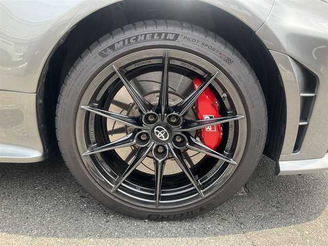 トヨタ ＧＲヤリス RZ ハイパフォーマンス 滋賀県 2024(令6)年 0.7万km ガンＭ 車検9年6月まで/検査時距離6116キロ/純正8インチディスプレイオーディオ/・Bluetooth・Apple CarPlay・バックモニター/JBLサウンドシステム/冷却スプレー機能付空冷インタークーラー/6MT/4WD/カーボン調ルーフ/ピアノブラックスポイラー/GRロゴ入りプレミアムスポーツシート/シートヒーター/ステアリングヒーター/225/40R18 BBS製10本スポークAW/GRロゴ入りレッドキャリパー/GRロゴ入りスポーツアナログメーター/4.2インチカラーマルチインフォメーションディスプレイ/スマートエントリー/スタートシステム/アルミペダル/取説/保証書/スペアキー/