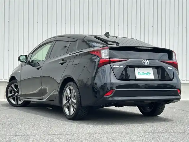 トヨタ プリウス S ツーリングセレクション 群馬県 2019(令1)年 4.9万km アティチュードブラックマイカ 純正9インチSDナビ　（NSZT-Y68T）/ CD、DVD、BTオーディオ、SD、MSV、フルセグTV/トヨタセーフティセンス/・プリクラッシュセーフティ/・レーンディパーチャーアラート/・オートマチックハイビーム/・レーダークルーズコントロール/レザーシート/D/N席シートヒーター/ビルトインETC/プッシュスタート/ステアリングスイッチ/純正ドアバイザー/純正フロアマット/純正17インチアルミホイール/F/Rコーナーセンサー/LEDヘッドライト/LEDフォグ/保証書/取扱説明書/スペアーキー１本