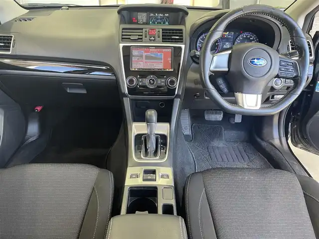 スバル レヴォーグ 1．6GT アイサイト 佐賀県 2014(平26)年 10万km クリスタルブラックシリカ （株)IDOMが運営する【じしゃロン佐賀店】の自社ローン専用車両になります。/こちらは現金またはオートローンご利用時の価格です。自社ローンご希望の方は別途その旨お申付け下さい/・アイサイトVer3/（カラー認識/アクティブレーンキープ/ツーリングアシスト）/・純正17インチアルミホイール（切削光輝）/・ヘッドランプベゼル/・ホークアイヘッドランプ/・Dシェイプステアリングホイール/（ハンドルがD字型）/・メッキパーツ