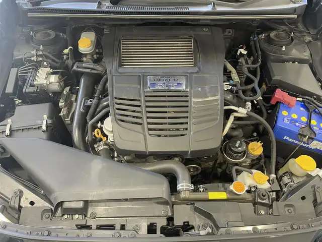 スバル レヴォーグ 1．6GT アイサイト 佐賀県 2014(平26)年 10万km クリスタルブラックシリカ （株)IDOMが運営する【じしゃロン佐賀店】の自社ローン専用車両になります。/こちらは現金またはオートローンご利用時の価格です。自社ローンご希望の方は別途その旨お申付け下さい/・アイサイトVer3/（カラー認識/アクティブレーンキープ/ツーリングアシスト）/・純正17インチアルミホイール（切削光輝）/・ヘッドランプベゼル/・ホークアイヘッドランプ/・Dシェイプステアリングホイール/（ハンドルがD字型）/・メッキパーツ