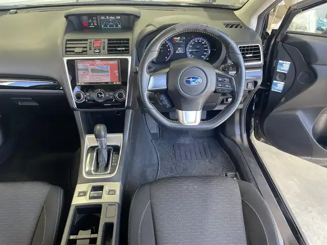 スバル レヴォーグ 1．6GT アイサイト 佐賀県 2014(平26)年 10万km クリスタルブラックシリカ （株)IDOMが運営する【じしゃロン佐賀店】の自社ローン専用車両になります。/こちらは現金またはオートローンご利用時の価格です。自社ローンご希望の方は別途その旨お申付け下さい/・アイサイトVer3/（カラー認識/アクティブレーンキープ/ツーリングアシスト）/・純正17インチアルミホイール（切削光輝）/・ヘッドランプベゼル/・ホークアイヘッドランプ/・Dシェイプステアリングホイール/（ハンドルがD字型）/・メッキパーツ
