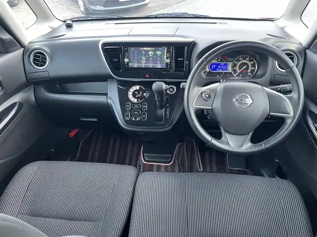 日産 デイズ ルークス ハイウェイスターX 沖縄県 2017(平29)年 6.2万km スパークリングレッド/ブラック (株)IDOMが運営する【じしゃロンコザ店】の自社ローン専用車両になりますこちらは現金またはオートローンご利用時の価格です。自社ローンご希望の方は別途その旨お申付け下さい/純正ナビ　/フルセグＴＶ　/Ｂｌｕｅｔｏｏｔｈ接続　/ＥＴＣ　/全方位カメラ　/ＣＤ／ＤＶＤ再生　/片側パワースライドドア　/衝突被害軽減ブレーキ　/プッシュスタート　/スマートキー　/ドライブレコーダー