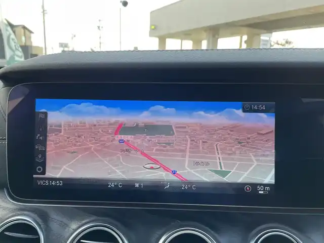 メルセデス・ベンツ Ｅ２５０ アバンギャルド スポーツ 三重県 2017(平29)年 10.7万km ポーラホワイト 登録時106832km/黒革シート/ブルメスター/禁煙車/純正ナビ/（AM/FM/TV）/ワンセグＴＶ/アラウンドビューモニター/ＥＴＣ/レーダークルーズコントロール/ステアリングスイッチ/パドルシフト/シートメモリー/シートヒーター/パワーシート/パワーバックドア/衝突軽減システム/車線逸脱防止/ＢＳＭ/コーナーセンサー/オートライト/プッシュスタート/純正フロアマット/純正19インチアルミ