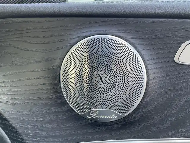 メルセデス・ベンツ Ｅ２５０ アバンギャルド スポーツ 三重県 2017(平29)年 10.7万km ポーラホワイト 登録時106832km/黒革シート/ブルメスター/禁煙車/純正ナビ/（AM/FM/TV）/ワンセグＴＶ/アラウンドビューモニター/ＥＴＣ/レーダークルーズコントロール/ステアリングスイッチ/パドルシフト/シートメモリー/シートヒーター/パワーシート/パワーバックドア/衝突軽減システム/車線逸脱防止/ＢＳＭ/コーナーセンサー/オートライト/プッシュスタート/純正フロアマット/純正19インチアルミ