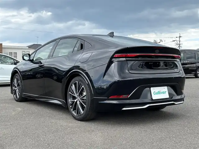 トヨタ プリウス Z 大分県 2023(令5)年 1万km アティチュードブラックマイカ ・純正ナビ(BT/USB/Miracast)/・フルセグテレビ/・全方位カメラ/・モデリスタエアロ/・トヨタセーフティセンス/・レーダークルーズコントロール/・AC100V/・ETC 2.0/・パーキングアシスト/・デジタルインナーミラー/・オートハイビーム/・運転席パワーシート/・シートメモリー/・シートヒーター/・シートクーラー/・ステアリングリモコン/・ステアリングヒーター/・電動リアゲート/・純正アルミホイール/・スマートキー
