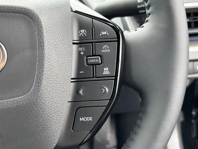 トヨタ プリウス Z 大分県 2023(令5)年 1万km アティチュードブラックマイカ ・純正ナビ(BT/USB/Miracast)/・フルセグテレビ/・全方位カメラ/・モデリスタエアロ/・トヨタセーフティセンス/・レーダークルーズコントロール/・AC100V/・ETC 2.0/・パーキングアシスト/・デジタルインナーミラー/・オートハイビーム/・運転席パワーシート/・シートメモリー/・シートヒーター/・シートクーラー/・ステアリングリモコン/・ステアリングヒーター/・電動リアゲート/・純正アルミホイール/・スマートキー