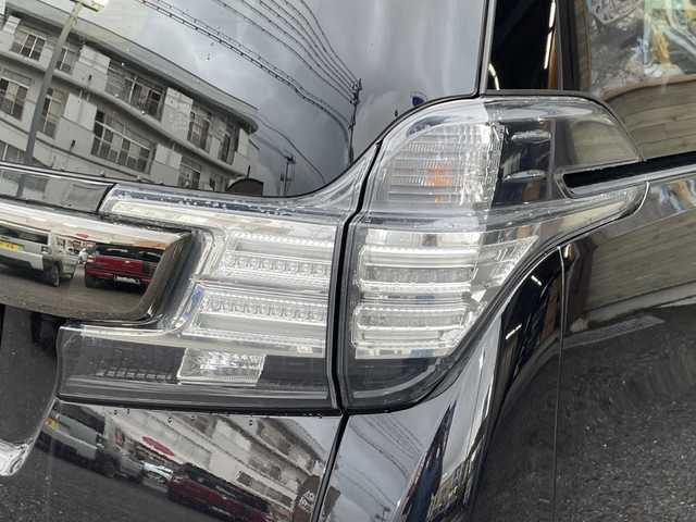 トヨタ ヴェルファイア Z Aエディション ゴールデンアイズ 福島県 2017(平29)年 5.1万km バーニングブラッククリスタルシャインガラスフレーク 純正10インチナビ/フルセグ/バックカメラ/スマートキー/3列シート/両側パワースライドドア/ウォークスルー/オートライト/電動リアゲート/純正フロアマット/盗難防止装置/ETC/Bluetooth/純正フロントエアロ/スマートキー/ハーフレザーシート/LEDヘッドライト
