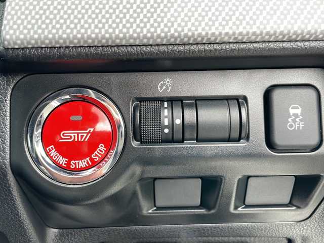 スバル レヴォーグ 1．6GT－S アイサイト 岩手県 2015(平27)年 5.2万km クリスタルホワイトP ワンオーナー/純正SDナビ/AM/FM/CD/DVD/Bluetooth/フルセTV/サイド/バックカメラ/ビルトインETC/ドライブレコーダー/クルーズコントロール/衝突被害軽減ブレーキ/レーンキープアシスト/横滑り防止装置/アイドリングストップ/パワーシート/オートライト/オートハイビーム/LEDヘッドライト/フォグランプ/スマートキー/プッシュスタート/電動格納ミラー/純正18インチAW/純正フロアマット/純正ドアバイザー/保証書