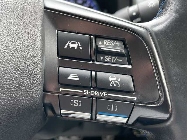 スバル レヴォーグ 1．6GT－S アイサイト 岩手県 2015(平27)年 5.2万km クリスタルホワイトP ワンオーナー/純正SDナビ/AM/FM/CD/DVD/Bluetooth/フルセTV/サイド/バックカメラ/ビルトインETC/ドライブレコーダー/クルーズコントロール/衝突被害軽減ブレーキ/レーンキープアシスト/横滑り防止装置/アイドリングストップ/パワーシート/オートライト/オートハイビーム/LEDヘッドライト/フォグランプ/スマートキー/プッシュスタート/電動格納ミラー/純正18インチAW/純正フロアマット/純正ドアバイザー/保証書
