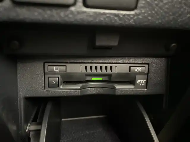 トヨタ アルファード S Cパッケージ 道央・札幌 2018(平30)年 2.3万km ホワイトパールクリスタルシャイン ・４WD/トヨタセーフティセンス/・レーダークルーズコントロール/・プリクラッシュセーフティ/・純正10インチディスプレイナビ/・DVD.CD.SD.Bluetooth/・フルセグ/バックカメラ /・純正フリップダウン モニター/・両側パワースライドドア /・パワーバックドア/・レザーシート/シートヒーター/・ベンチレーション/ステアリングヒーター/・LEDライト/オートハイビーム/・デジタルインナーミラー/・前後ドライブレコーダー/・スマートキ2