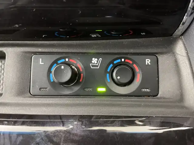 トヨタ アルファード S Cパッケージ 道央・札幌 2018(平30)年 2.3万km ホワイトパールクリスタルシャイン ・４WD/トヨタセーフティセンス/・レーダークルーズコントロール/・プリクラッシュセーフティ/・純正10インチディスプレイナビ/・DVD.CD.SD.Bluetooth/・フルセグ/バックカメラ /・純正フリップダウン モニター/・両側パワースライドドア /・パワーバックドア/・レザーシート/シートヒーター/・ベンチレーション/ステアリングヒーター/・LEDライト/オートハイビーム/・デジタルインナーミラー/・前後ドライブレコーダー/・スマートキ2