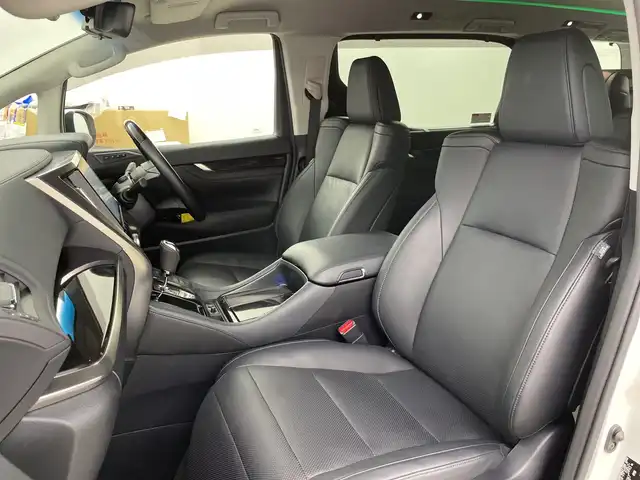 トヨタ アルファード S Cパッケージ 道央・札幌 2018(平30)年 2.3万km ホワイトパールクリスタルシャイン ・４WD/トヨタセーフティセンス/・レーダークルーズコントロール/・プリクラッシュセーフティ/・純正10インチディスプレイナビ/・DVD.CD.SD.Bluetooth/・フルセグ/バックカメラ /・純正フリップダウン モニター/・両側パワースライドドア /・パワーバックドア/・レザーシート/シートヒーター/・ベンチレーション/ステアリングヒーター/・LEDライト/オートハイビーム/・デジタルインナーミラー/・前後ドライブレコーダー/・スマートキ2