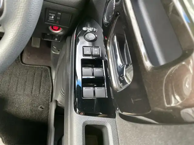 ホンダ Ｎ ＢＯＸ カスタム G L ホンダセンシング 山梨県 2020(令2)年 4万km クリスタルブラックパール 社外ナビ(MDV-D307)/バックカメラ/片側パワースライドドア/ホンダセンシング/レーダークルーズコントロール/レーンキープアシスト/衝突被害軽減ブレーキ/横滑り防止装置/ハーフレザーシート/シートヒーター/スマートキー/プッシュスタート/ビルトインETC/純正フロアマット/純正AW14インチ/LEDオートライト/取扱説明書/保証書