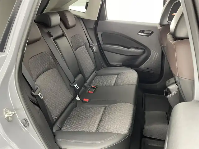 日産 オーラ G 愛知県 2024(令6)年 0.3万km グレー 純正９型ナビ　ＢＯＳＥ　プロパイロット　全方位カメラ　デジタルインナーミラー　ＨＤＭＩ　ワイヤレス充電　ＥＴＣ２．０　衝突軽減　追従クルコン　ＢＳＭ　黒ハーフレザー　フルセグ　パワーシート　純正ＡＷ