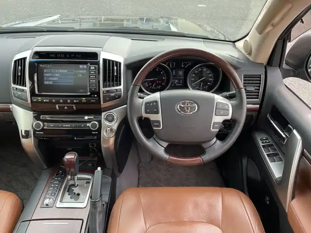 トヨタ ランドクルーザー ZX ブルーノクロス 千葉県 2014(平26)年 4.3万km ブラック フリップダウンモニター/サンルーフ/レザーシート/純正HDDナビ/(AM/FM/DVD/CD/BT)/全周囲カメラ/デジタルインナーミラー/パーキングアシスト/衝突被害軽減システム/バック・フロント・サイドカメラ/横滑り防止装置/ETC/LEDヘッドライト/フォグランプ/オートライト/ウィンカーミラー/電動格納ミラー/純正20インチAW/シートヒーター/エアシート/シートリフター/ステアリングヒーター/エアサス/ウッドステアリング/冷蔵庫/プッシュスタート/スマートキー/ドアバイザー/フロアマット/スペアキー/取扱説明書
