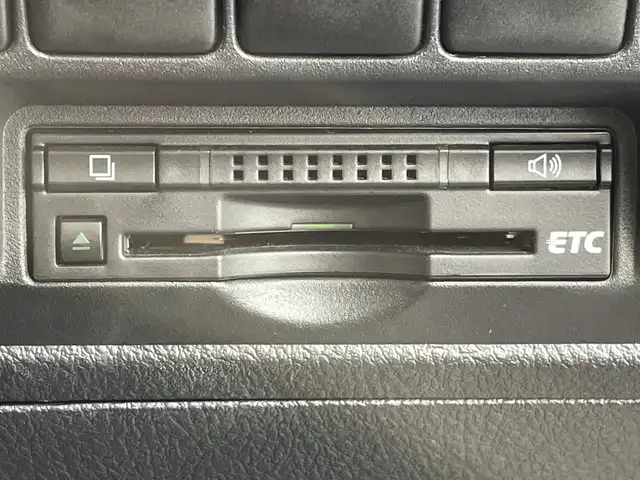 トヨタ ランドクルーザー ZX ブルーノクロス 千葉県 2014(平26)年 4.3万km ブラック フリップダウンモニター/サンルーフ/レザーシート/純正HDDナビ/(AM/FM/DVD/CD/BT)/全周囲カメラ/デジタルインナーミラー/パーキングアシスト/衝突被害軽減システム/バック・フロント・サイドカメラ/横滑り防止装置/ETC/LEDヘッドライト/フォグランプ/オートライト/ウィンカーミラー/電動格納ミラー/純正20インチAW/シートヒーター/エアシート/シートリフター/ステアリングヒーター/エアサス/ウッドステアリング/冷蔵庫/プッシュスタート/スマートキー/ドアバイザー/フロアマット/スペアキー/取扱説明書